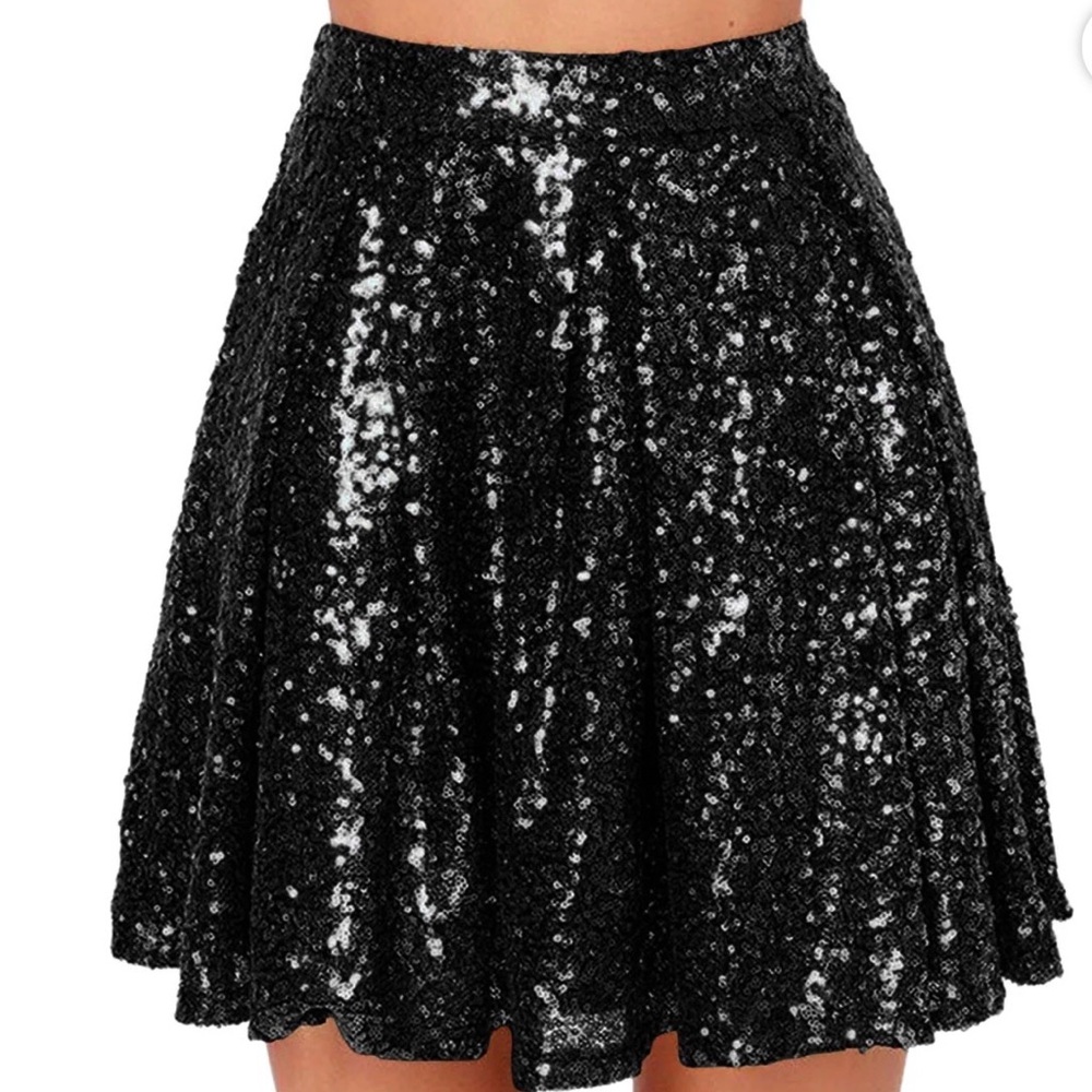 Women’s high waisted pleated Sequin Black Skirt size medium